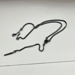 Kendra Scott necklace